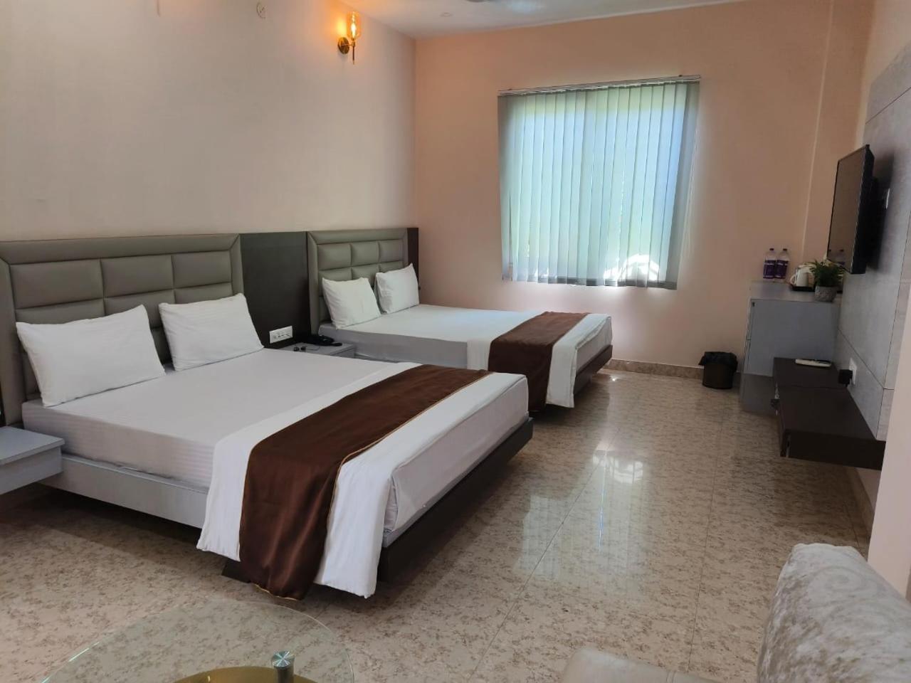 Jaanki Farms & Resorts Jorhāt Eksteriør billede
